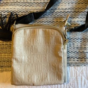 Cross shoulder Steve Madden bag